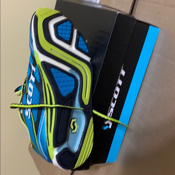 Scott sneakers - Picture 5 of 6